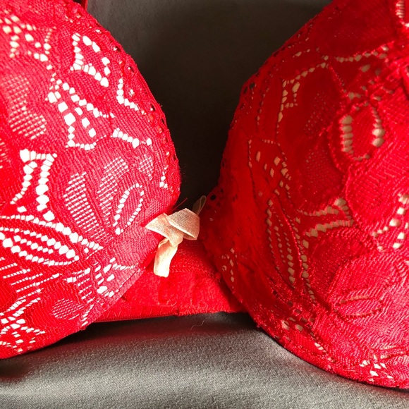 Bright Red Bra ❤️😍 - Picture 3 of 6